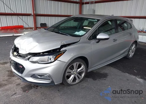2018 Chevrolet Cruze Premier z USA, uszkodzony, nr VIN 3G1BF6SM3JS610651